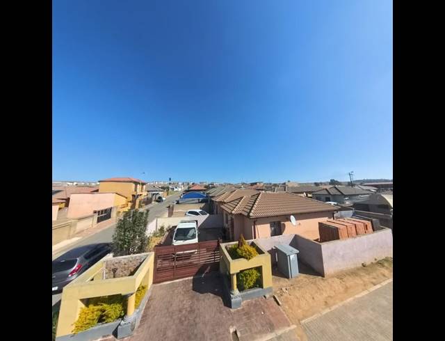2 BEDROOM HOUSE FOR SALE IN CLAYVILLE